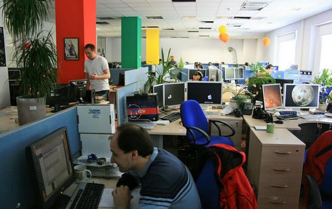 Каждый десятый украинец перестанет посещать офис к 2017