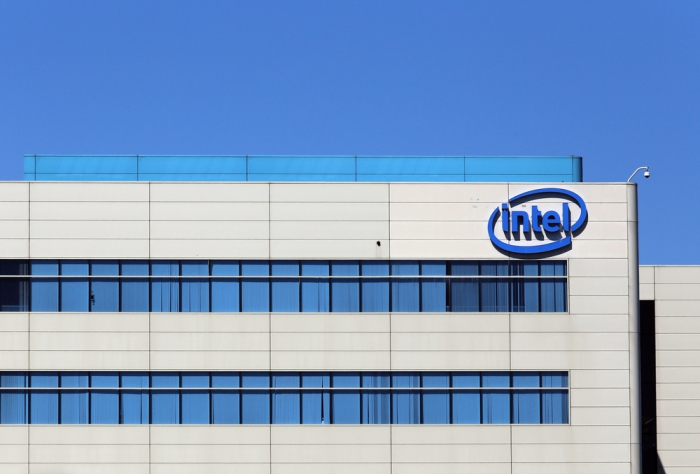 Intel запатентовала ноутбук с изогнутым корпусом