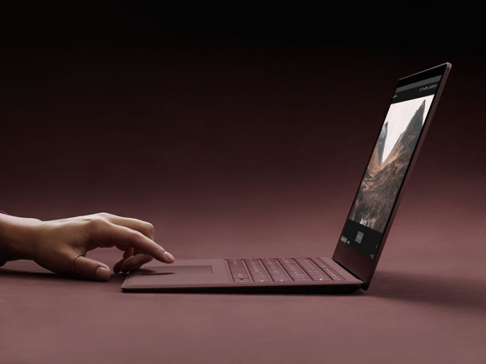 Microsoft презентовала обновленную версию Windows 10 и новый ноутбук
